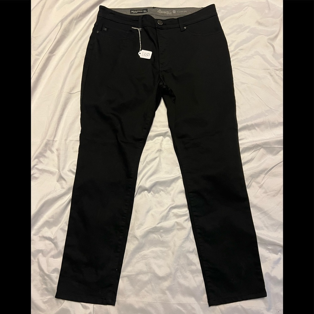 EUC Lee Platinum label jeans. Size 14P.